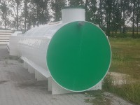 Ležaté plastové nádrže