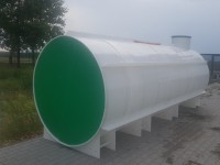 Ležaté plastové nádrže