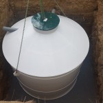 Plastová nádrž na vodu osadenie